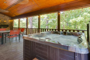 Broken Bow Escape with Hot Tub and Basketball Court!